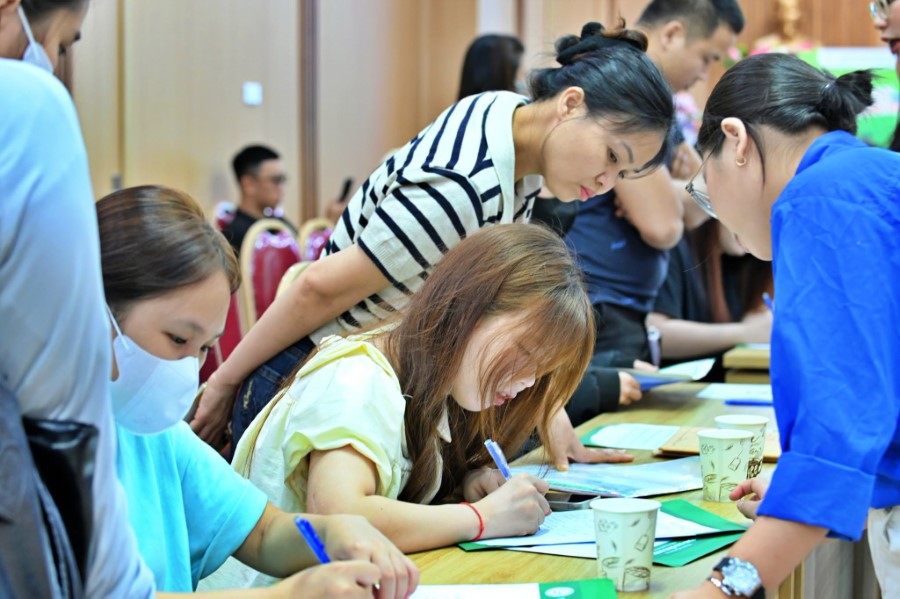 Trường Cao đẳng Dược H&agrave; Nội ch&iacute;nh l&agrave; một trong những lựa chọn học Chăm s&oacute;c sắc đẹp của nhiều sinh vi&ecirc;n